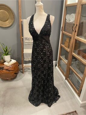 Maggie Soterro Elegant Black Sequin V-Neck Evening Gown
